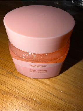 The Spathecary Pink Sugar Body Scrub w. Collagen